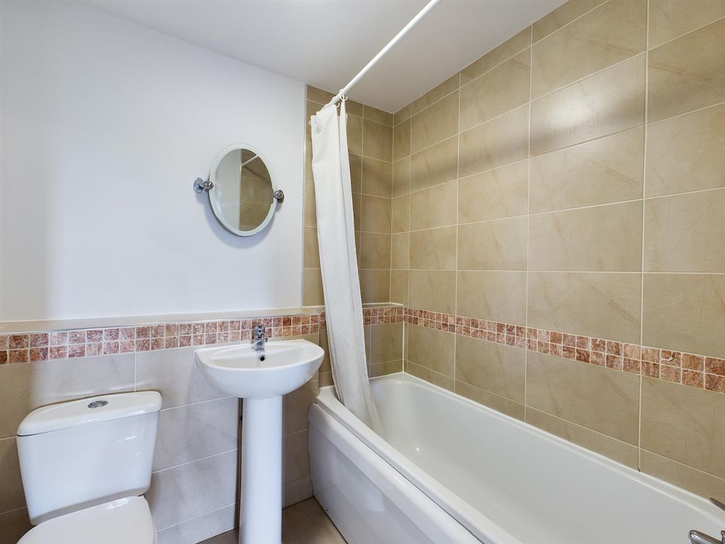 Additional image 5 of 3 bed flat to rentPentire Crescent, Newquay TR7