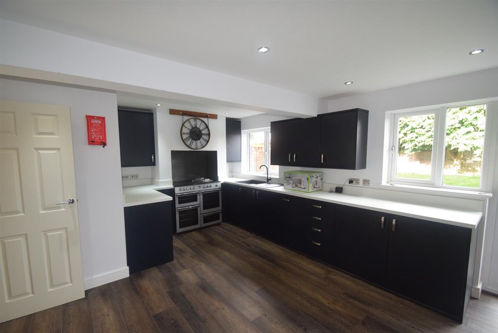 Additional image 2 of 6 bed property to rentBroadway, Newport TF10