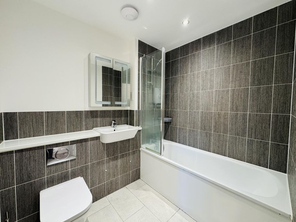 Additional image 11 of 2 bed flat to rentBeryl Close, Crawley RH10