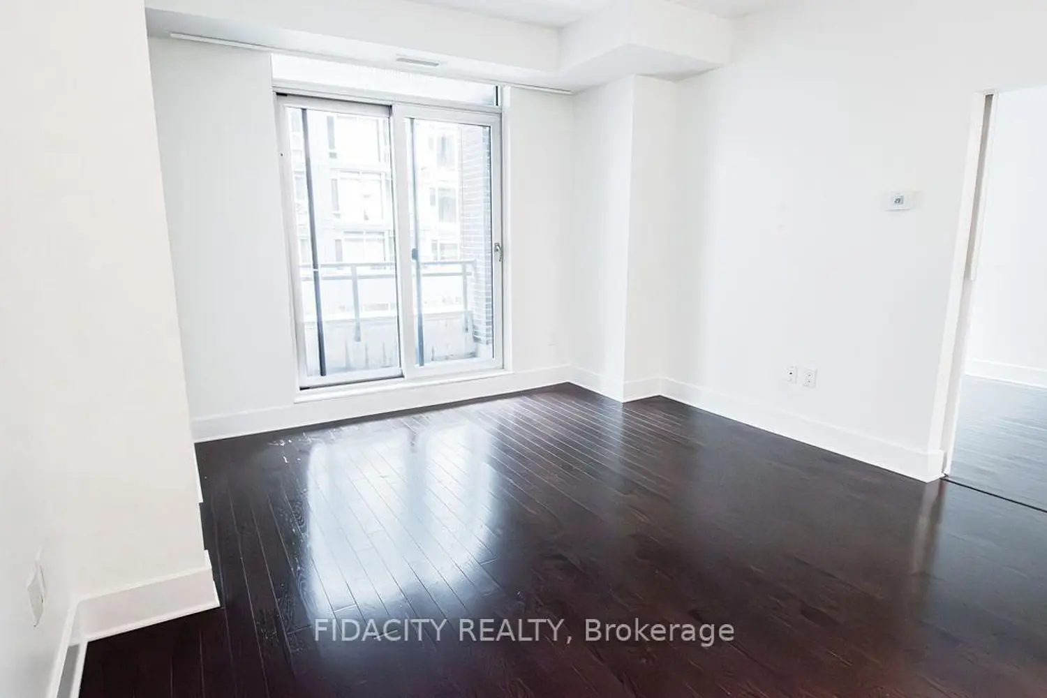 101 Richmond Road 320 photo 5