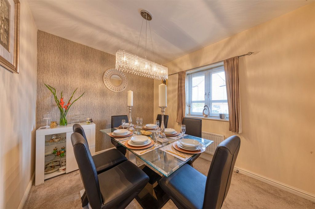 Additional image 2 of 5 bed detached house to rentMonastery Close, Lawley Village, Telford, Shropshire TF4