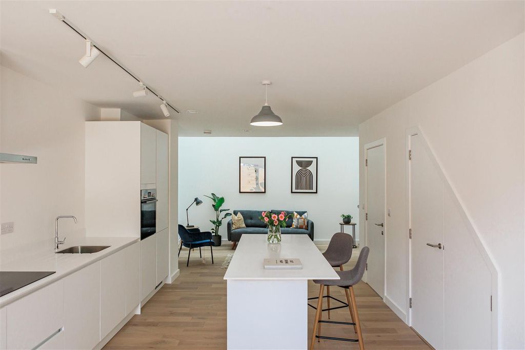 3 bed town house to rentSilk Mill Gardens, Kelham Island, Sheffield S3