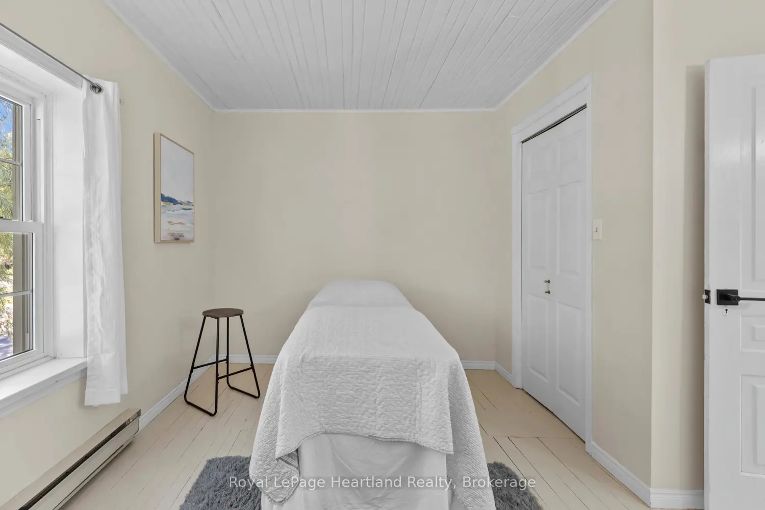 Additional image 12 of 5 The Square