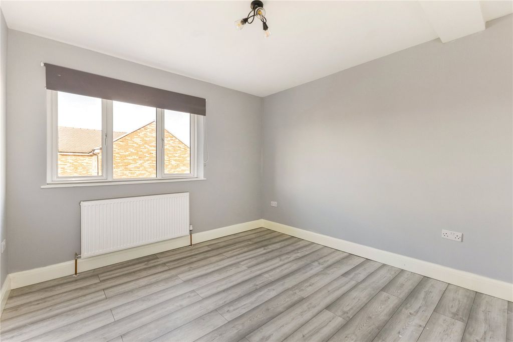 Additional image 9 of 8 bed semi-detached house to rentRockley Road, Luton, Bedfordshire LU1