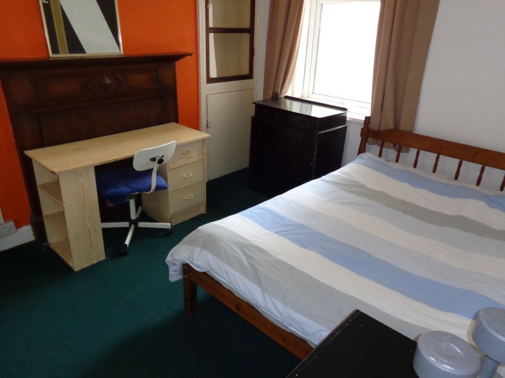 Additional image 2 of 6 bed shared accommodation to rentSea View Place, Aberystwyth SY23