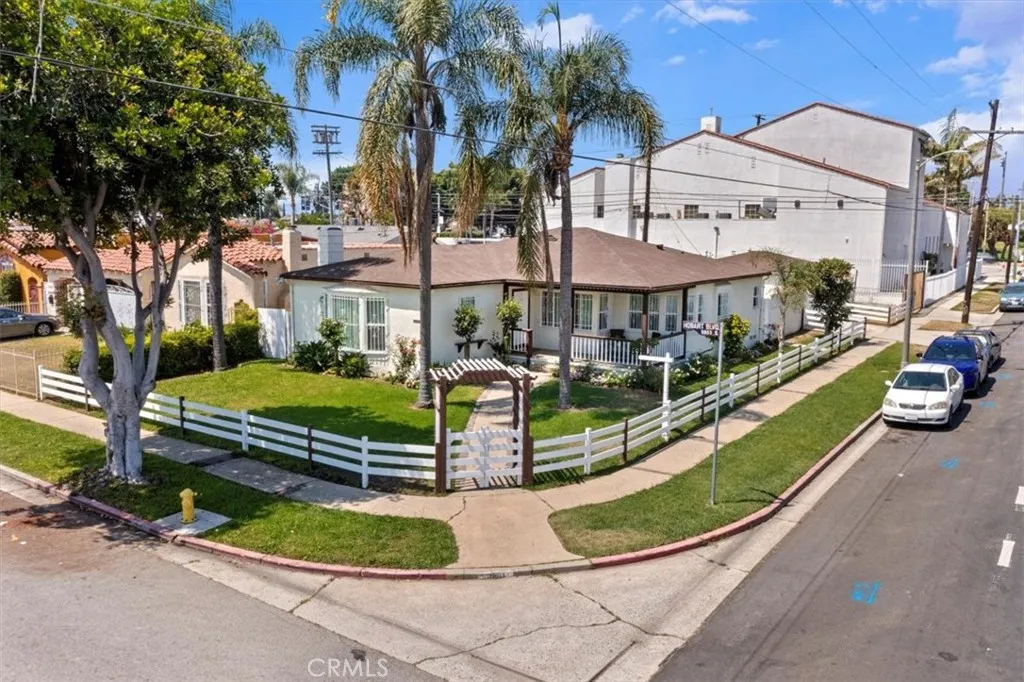 Additional image 4 of 9801 S Hobart Boulevard, Los Angeles, CA 90047