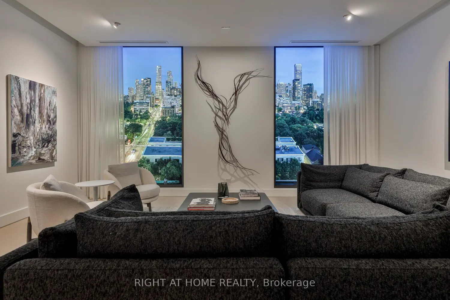 Additional image 5 of 1 Roxborough Street 403