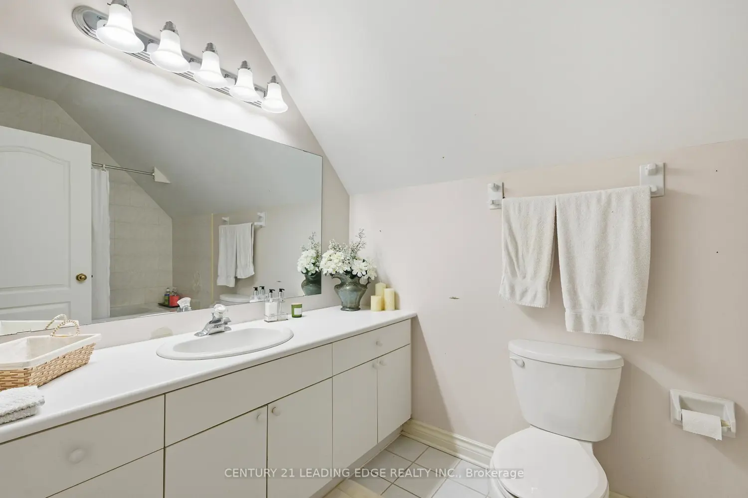 Additional image 12 of 8 Bunhill Court