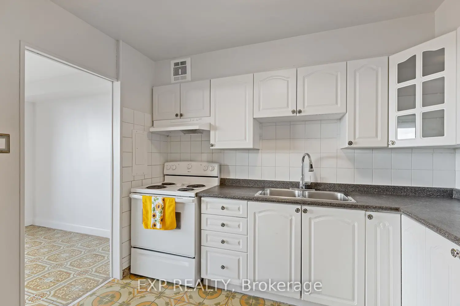 Additional image 9 of 3390 Weston Road 2006