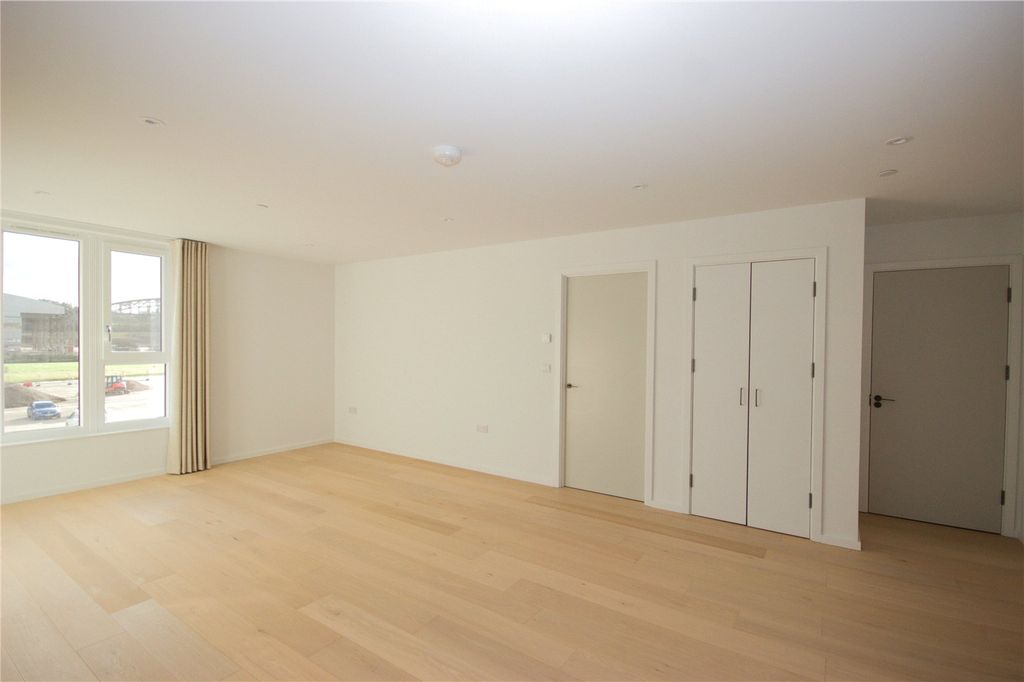 Additional image 6 of 2 bed flat to rentRunway Avenue, Patchway, Bristol, South Gloucestershire BS34