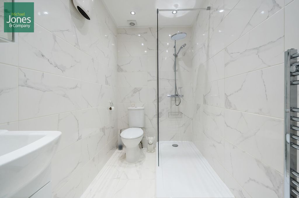 Additional image 4 of 2 bed flat to rentMarine Parade, Worthing, West Sussex BN11