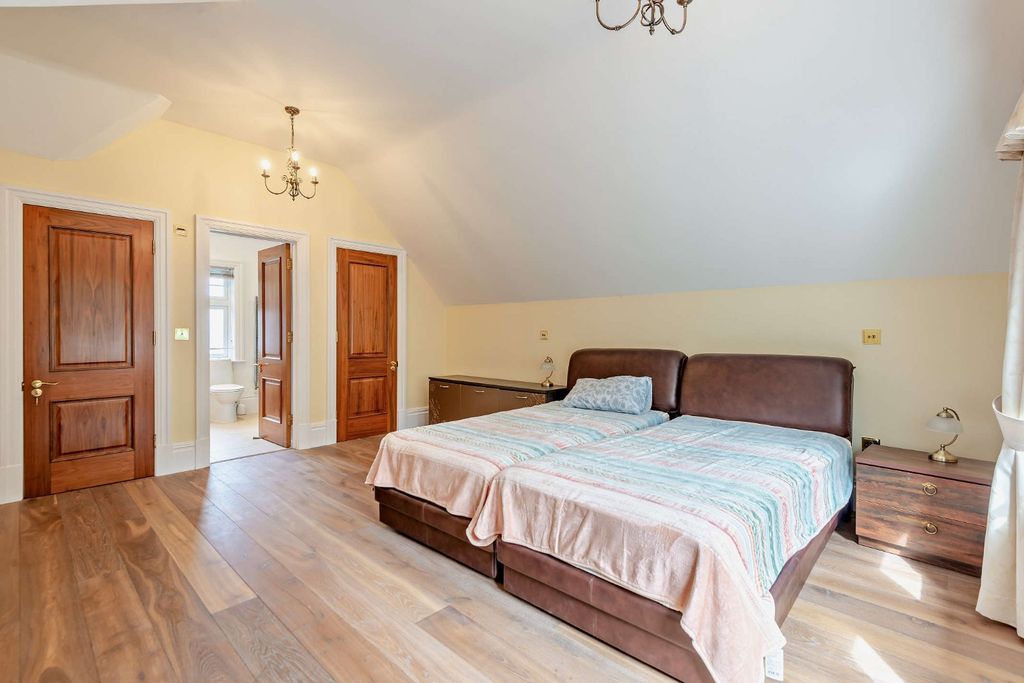Additional image 17 of 7 bed detached house to rentWindsor Road, Ascot, Berkshire SL5