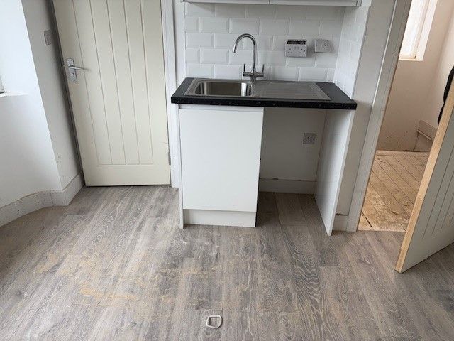 Additional image 6 of 7 bed semi-detached house to rentNorthfields, Dunstable LU5