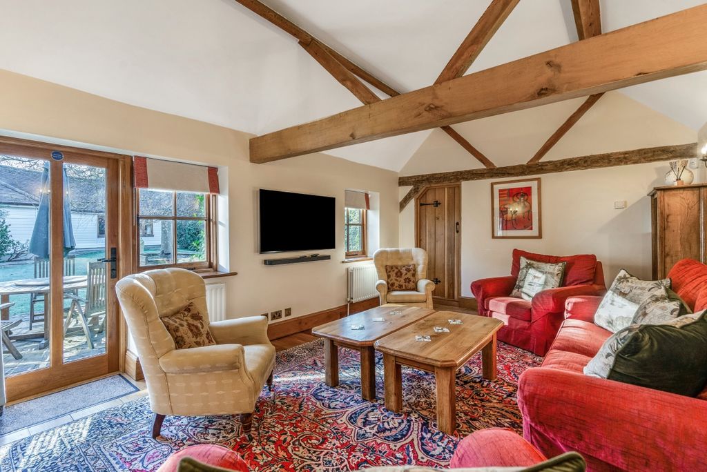 Additional image 3 of 5 bed barn conversion to rentKerves Lane, Horsham RH13