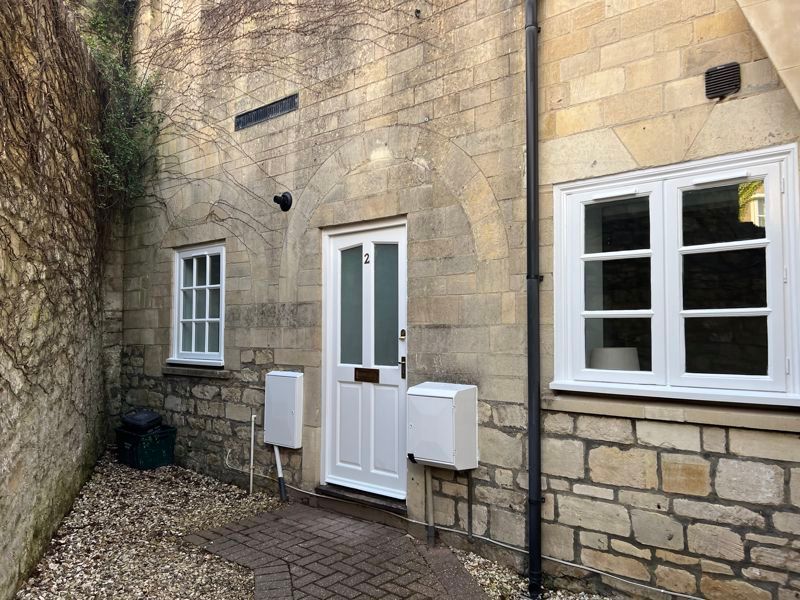2 bed flat to rentMillbrook Court, Bath BA2 photo 2