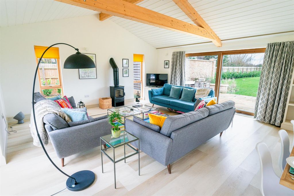 Additional image 17 of 4 bed detached bungalow to rentNewmarket Road, Stretham CB6