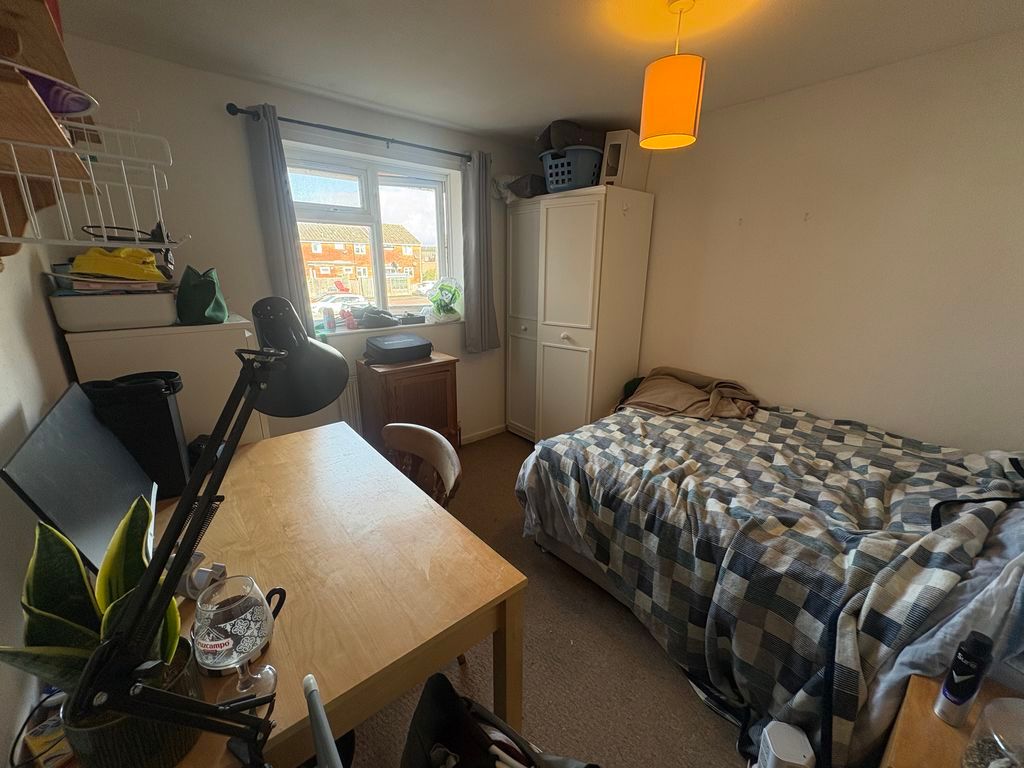 Additional image 7 of 5 bed terraced house to rentBradshaw Road, Chichester PO19
