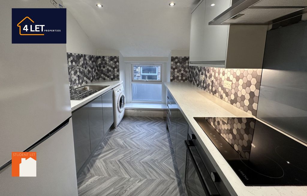 Additional image 2 of 3 bed flat to rentFlat 2, Cliff Terrace, Aberystwyth SY23