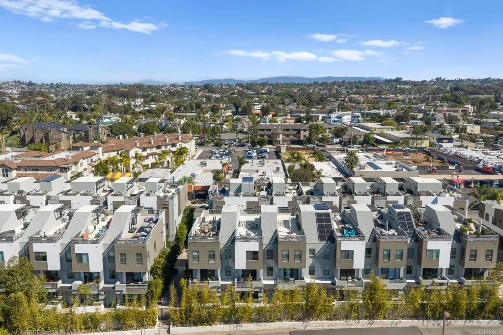 Additional image 98 of 2563 State Street, Carlsbad, CA 92008