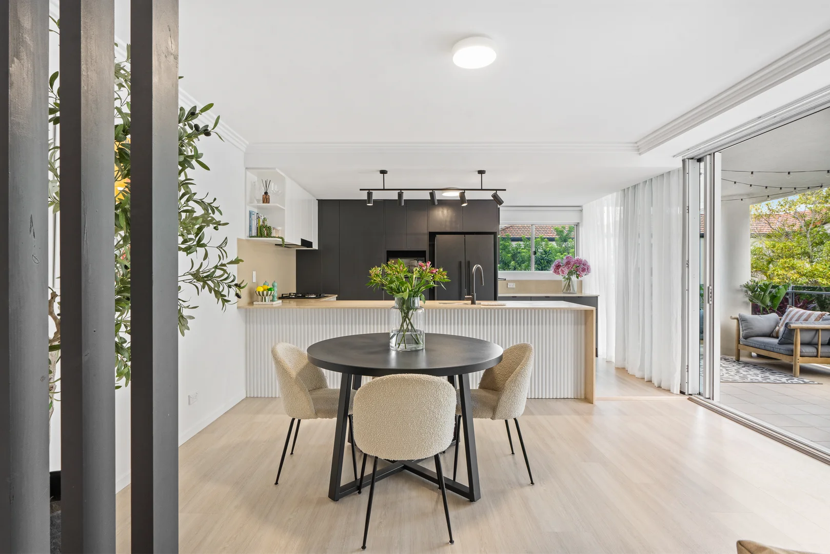 18/53 Darrambal Street, Chevron Island QLD 4217
