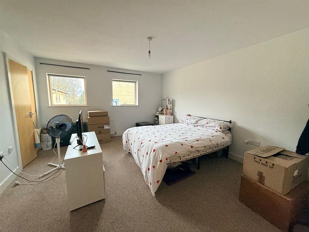 3 bed flat to rentMidford Road, Bath BA2 photo 4