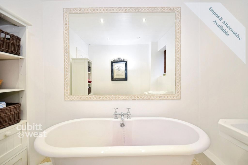 Additional image 24 of 6 bed detached house to rentCrawley Lane, Crawley RH10