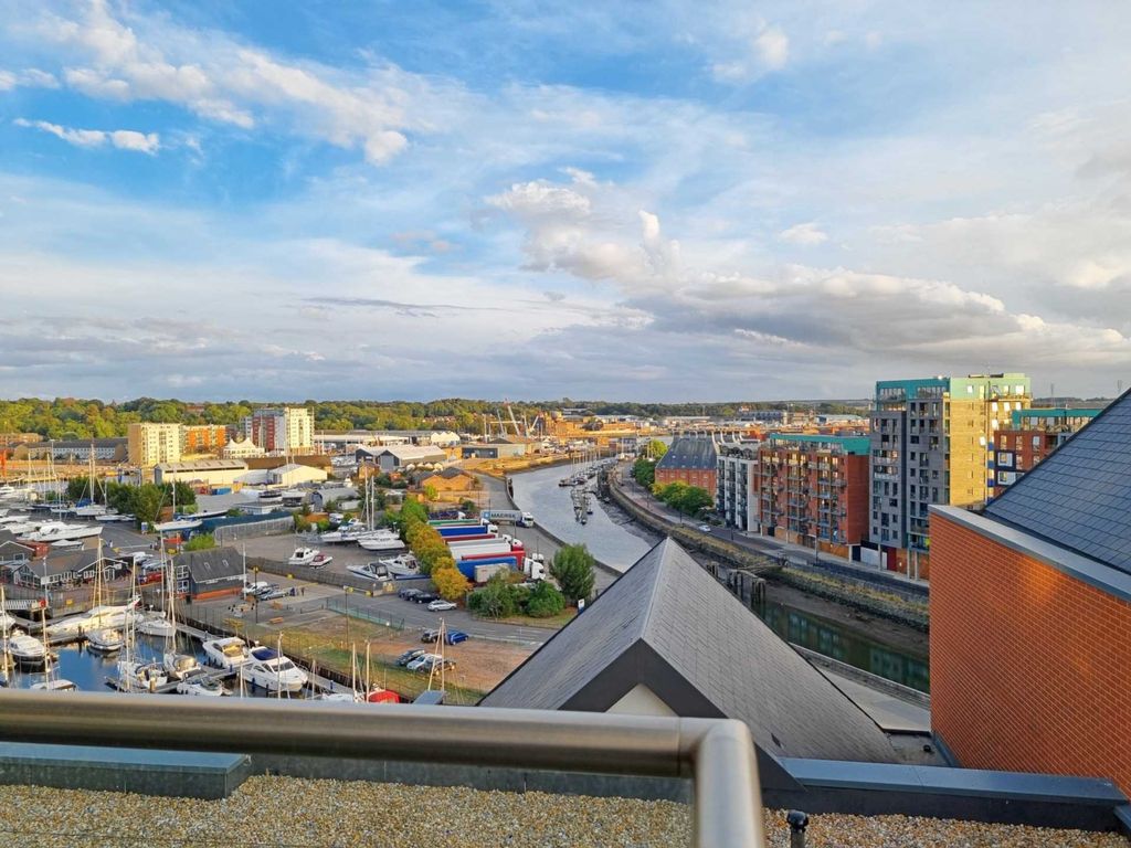 Additional image 2 of 2 bed flat to rentWinerack Apartments, Key Street, Ipswich IP4