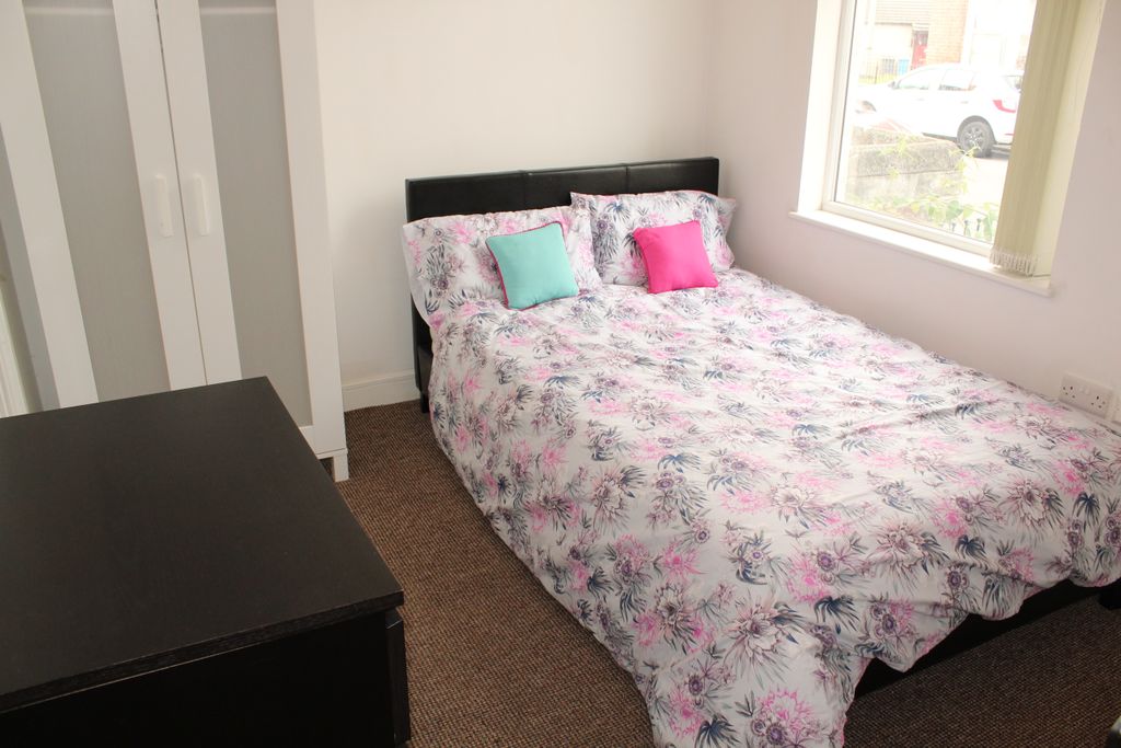 5 bed shared accommodation to rentAlderson Road, Sheffield S2 photo 3