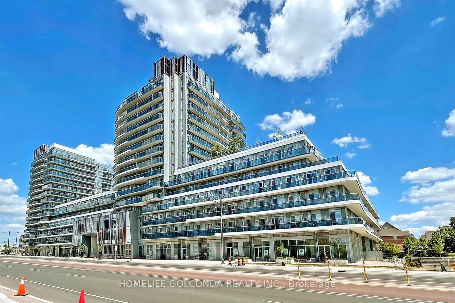 9471 Yonge Street 334