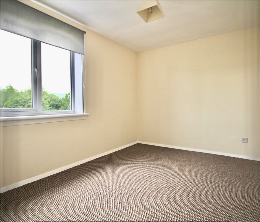 Additional image 7 of 3 bed flat to rentWaulking Mill Road, Clydebank G81