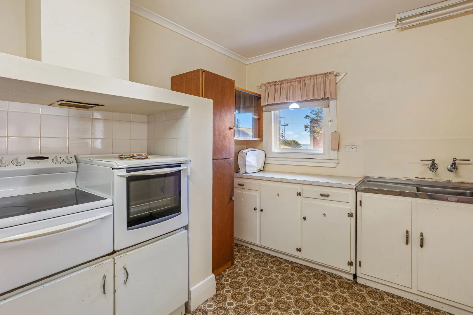 Additional image 6 of 2 Preece Street, Tumby Bay SA 5605