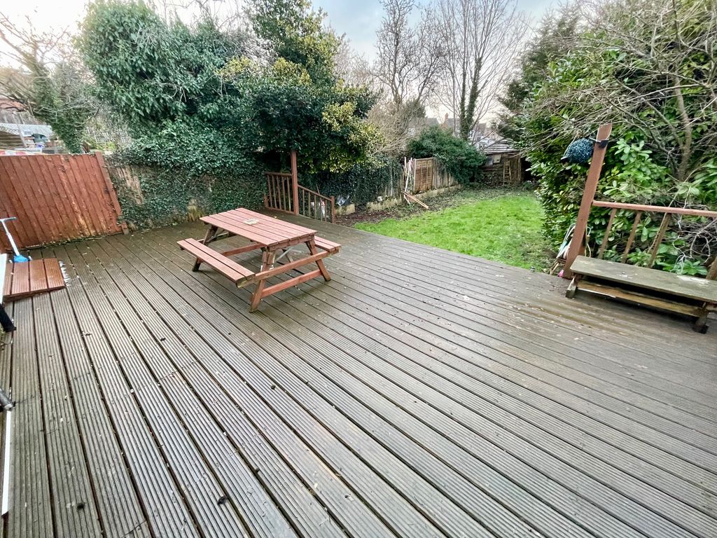 Additional image 22 of 4 bed semi-detached house to rentAlton Road, Luton LU1