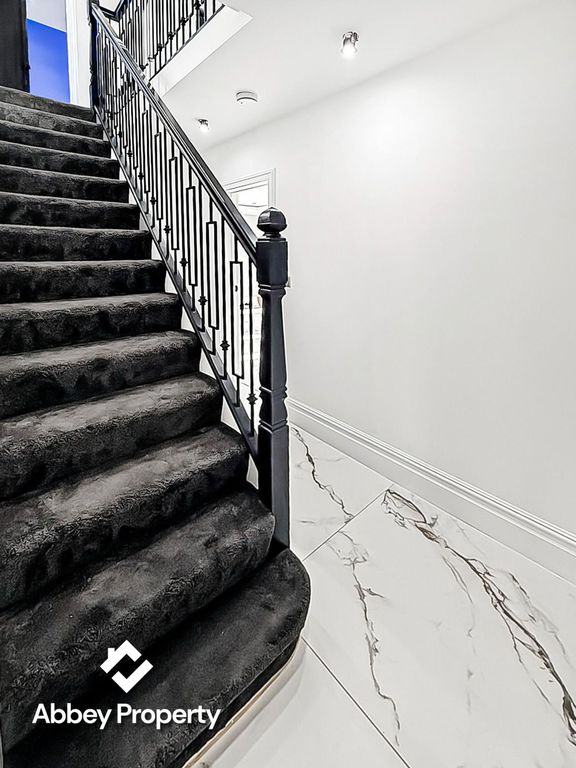 Additional image 15 of 5 bed semi-detached house to rentPriestleys, Luton LU1