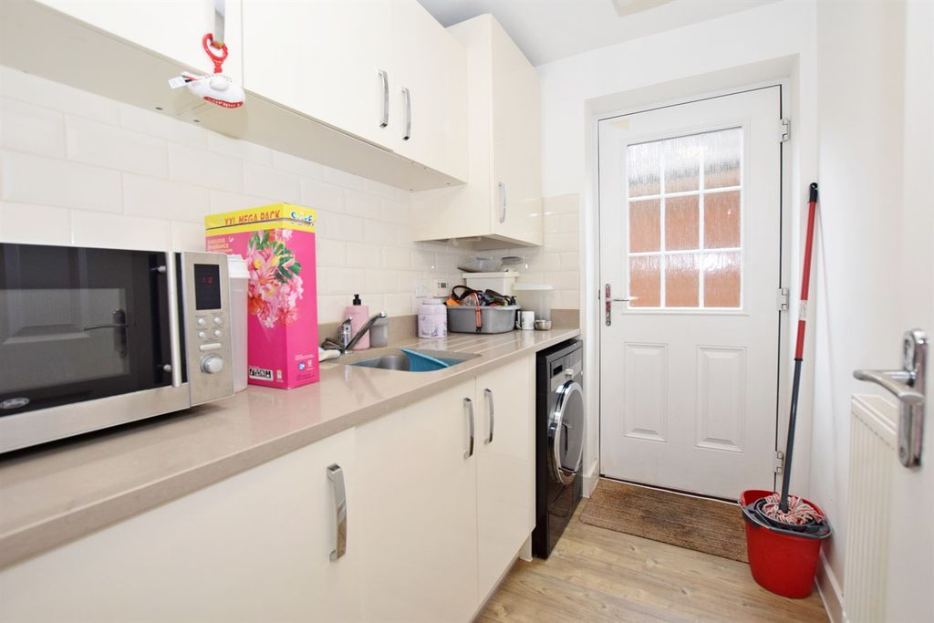 Additional image 6 of 5 bed detached house to rent7 Wellers Close, Felpham, Bognor Regis, West Sussex PO22