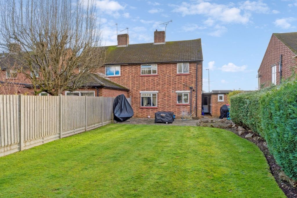 Additional image 13 of 3 bed semi-detached house to rentMaxwell Road, Beaconsfield HP9
