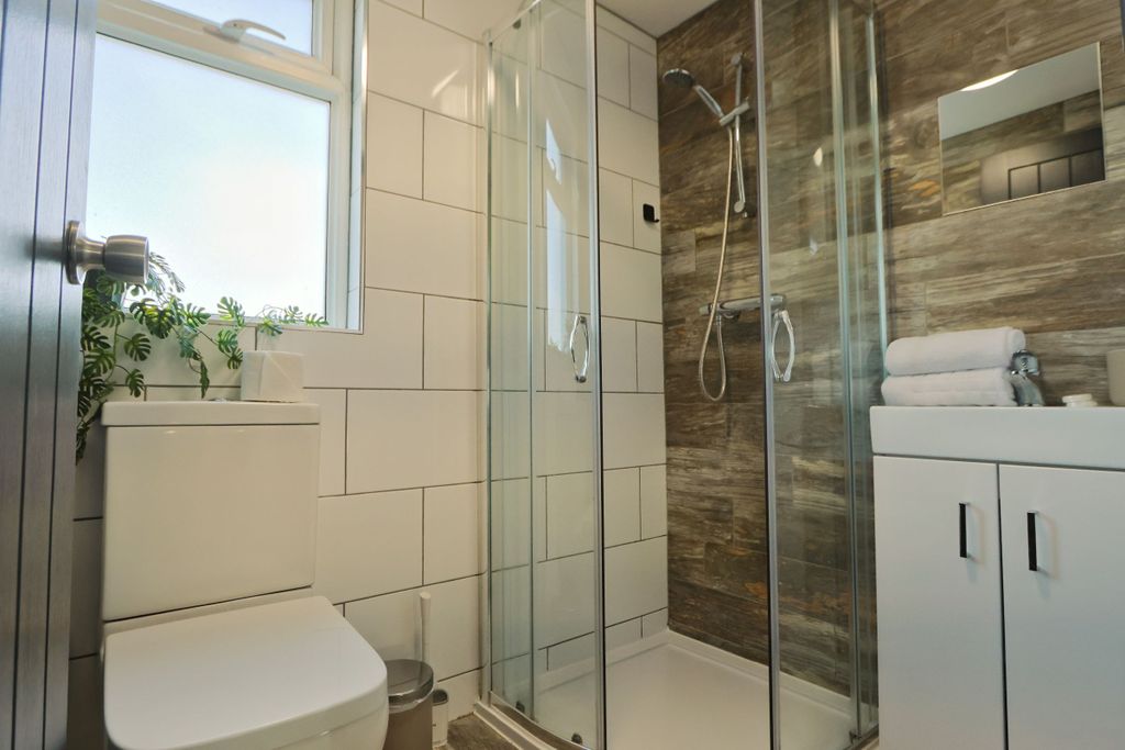 Additional image 10 of 6 bed flat to rentSouthmead Road, Westbury-On-Trym, Bristol BS10