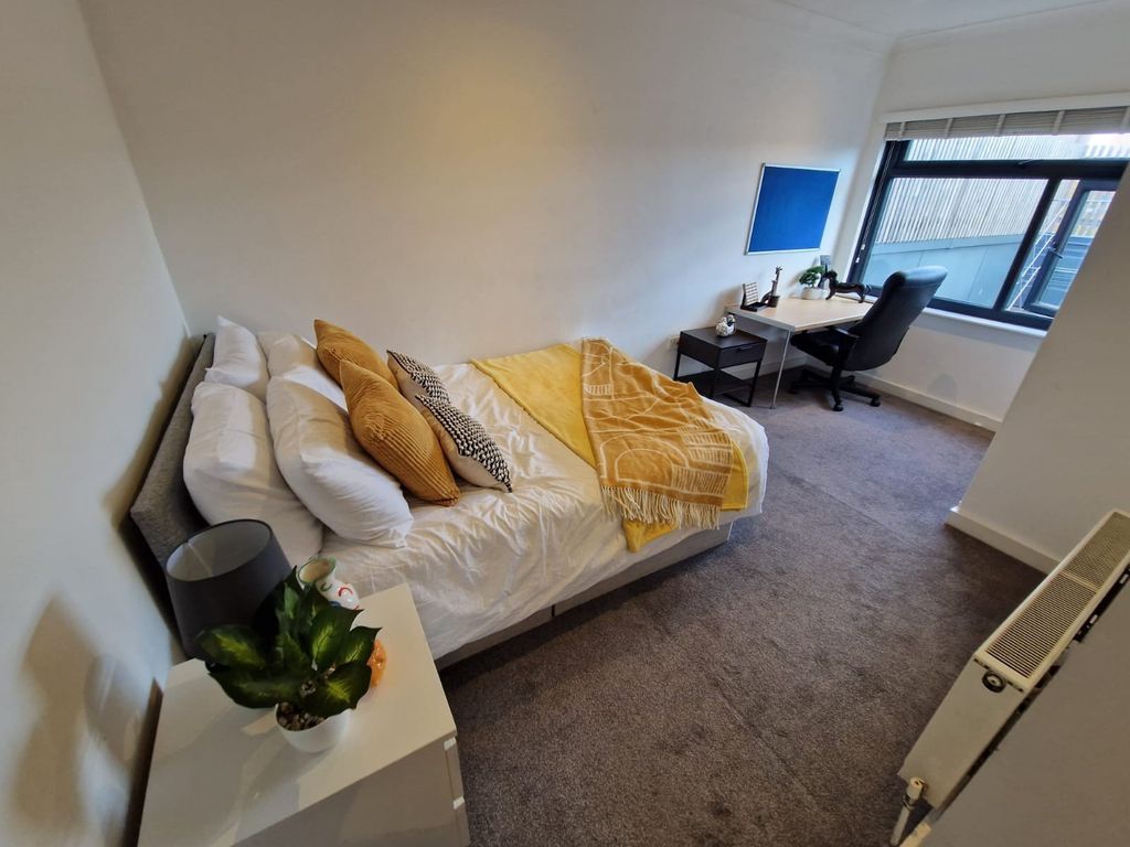 Additional image 4 of 4 bed shared accommodation to rentLondon Road, Southampton, Hampshire SO15