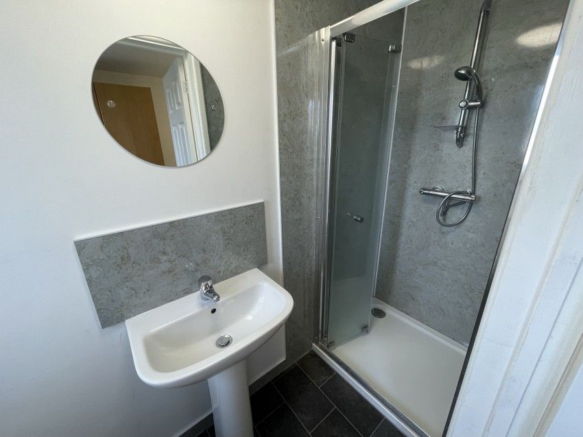6 bed shared accommodation to rentRussell Street, Swansea SA1 photo 5