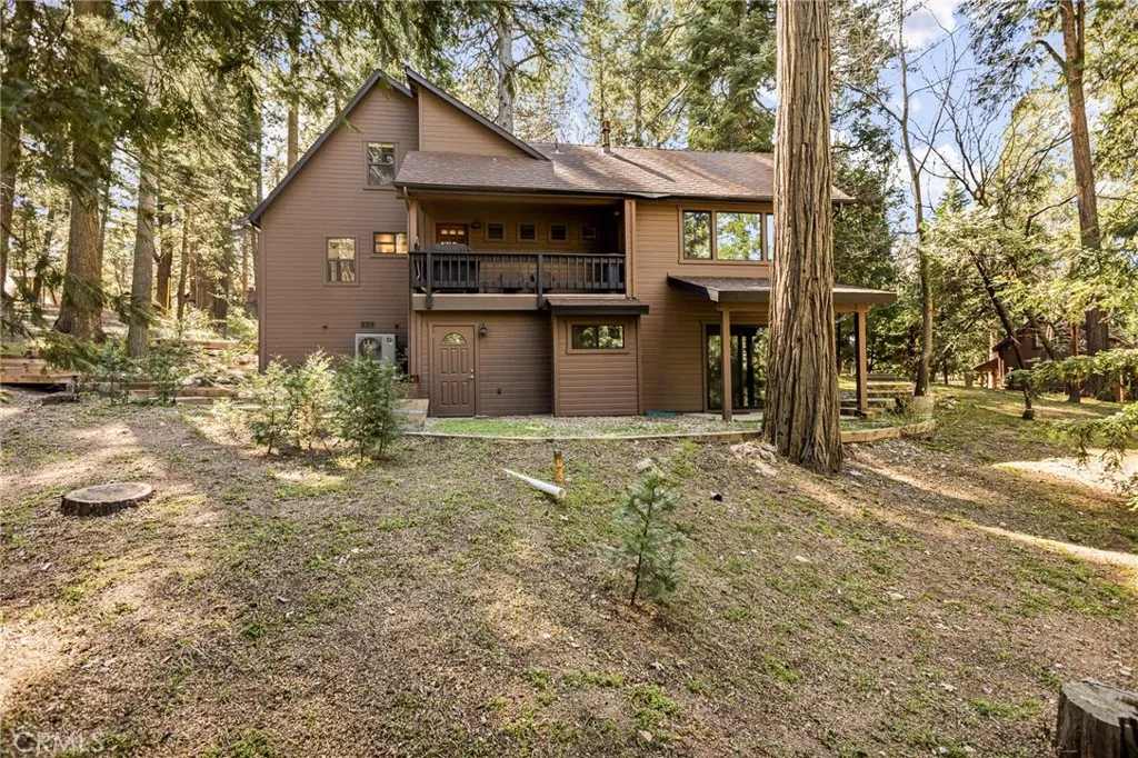 27902 Squirrel Ln, Lake Arrowhead, CA 92352