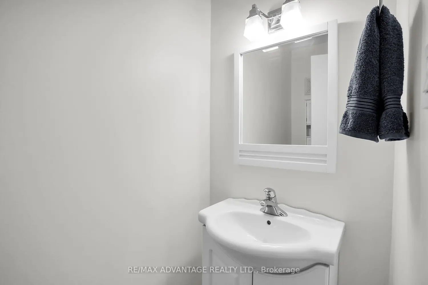 Additional image 3 of 634 Wonderland Road 60