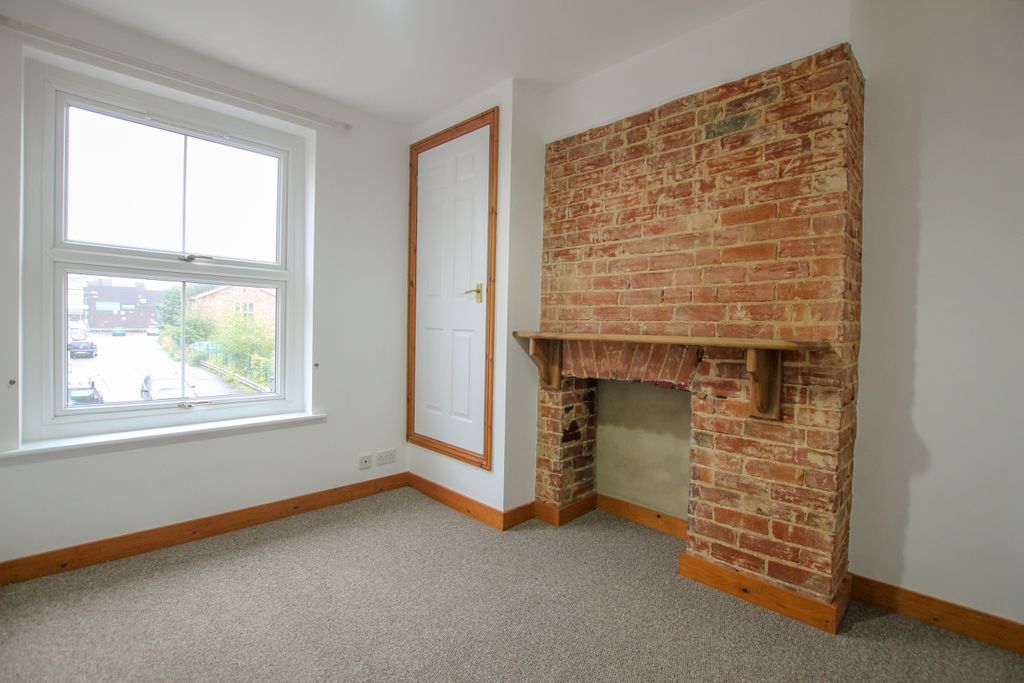 Additional image 5 of 2 bed flat to rentWest Street, Newbury RG14
