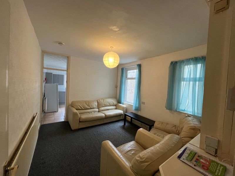 5 bed terraced house to rentAllensbank Road, Cardiff CF14