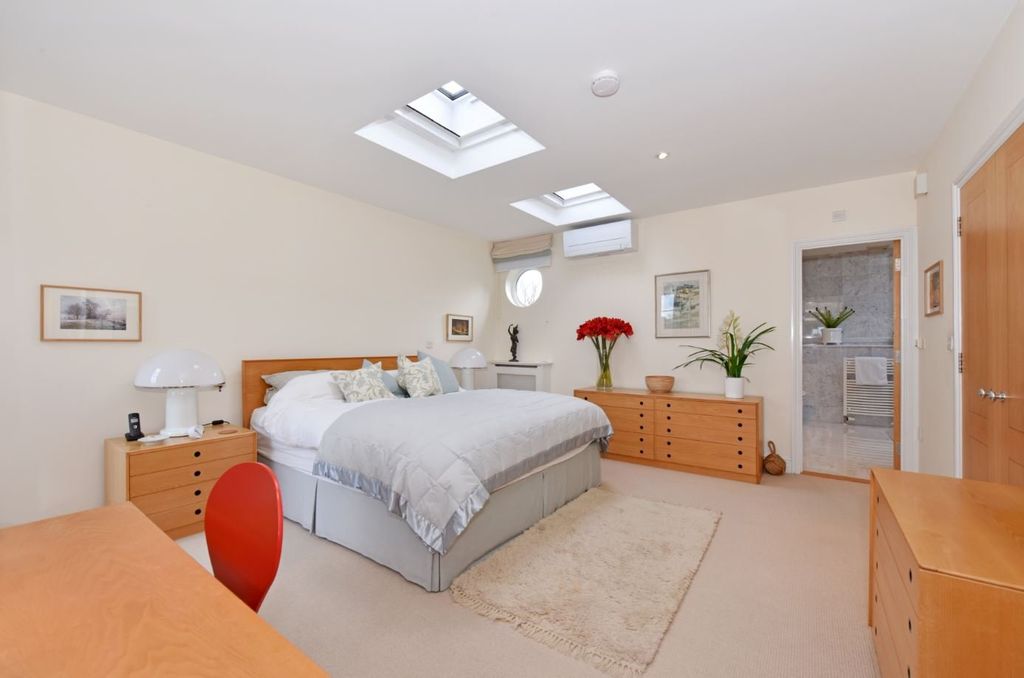 Additional image 7 of 3 bed flat to rentEthorpe House, Packhorse Road, Gerrards Cross, Buckinghamshire SL9