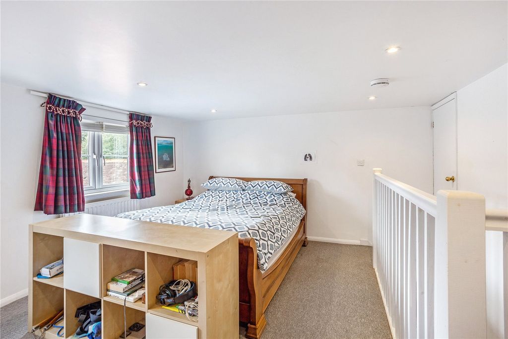 Additional image 6 of 4 bed semi-detached house to rentHenley Road, Marlow, Buckinghamshire SL7