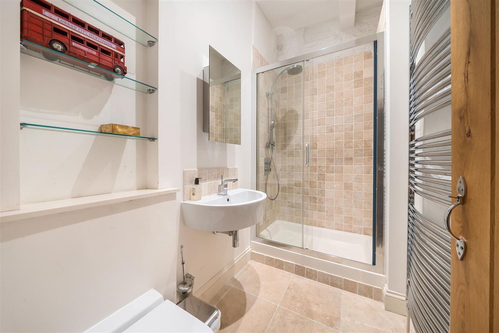 Additional image 29 of 6 bed detached house to rentPelhams Walk, Esher KT10