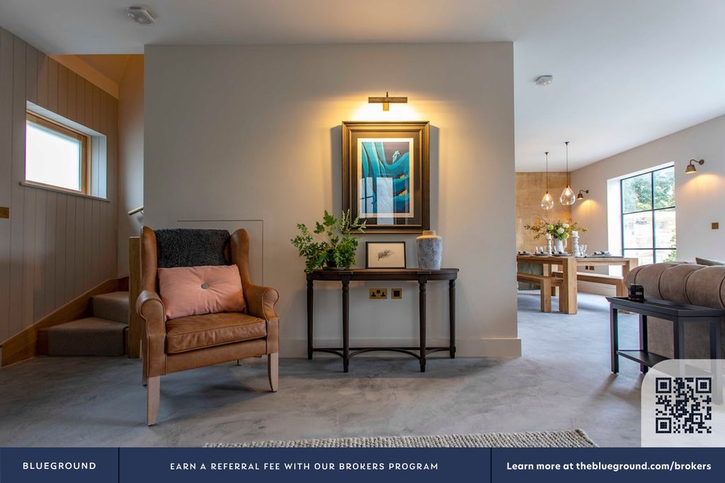 2 bed flat to rentBath BA2 photo 4