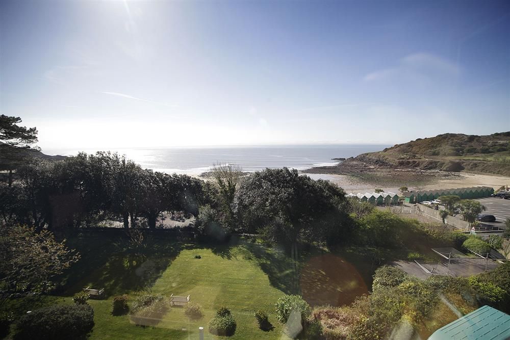 Additional image 3 of 3 bed flat to rentLangland Bay Manor, Langland, Swansea SA3