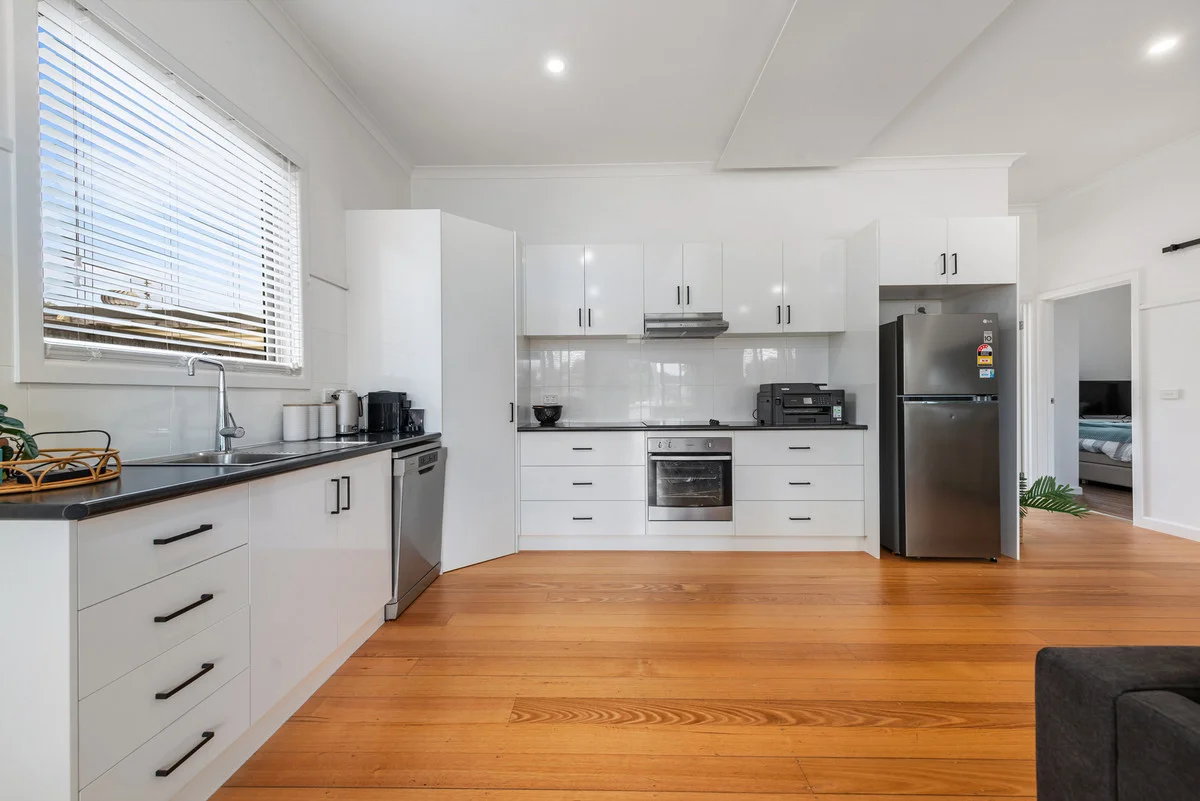 Additional image 2 of 28 Carpenter Street, Lakes Entrance VIC 3909