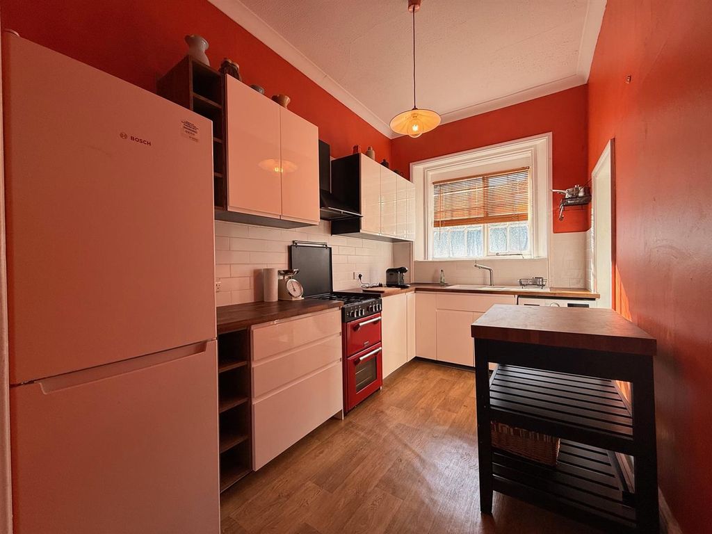 Additional image 3 of 2 bed flat to rent12 Abbey Road, Malvern WR14