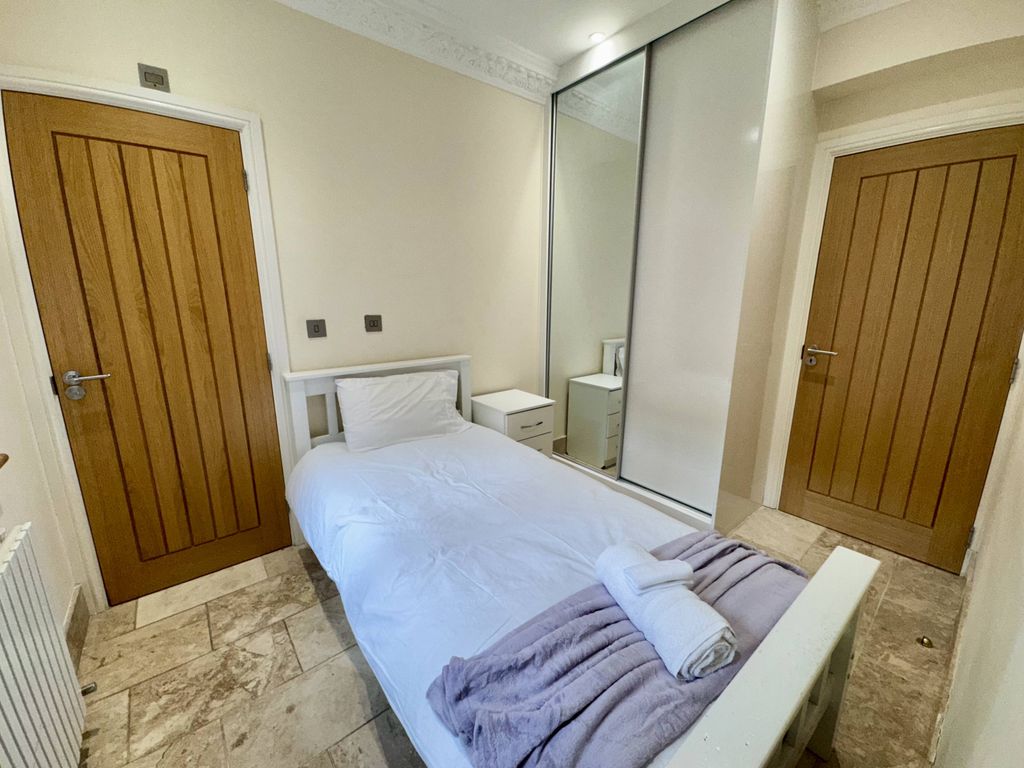 Additional image 20 of 8 bed terraced house to rentDunstable Road, Bedfordshire LU4